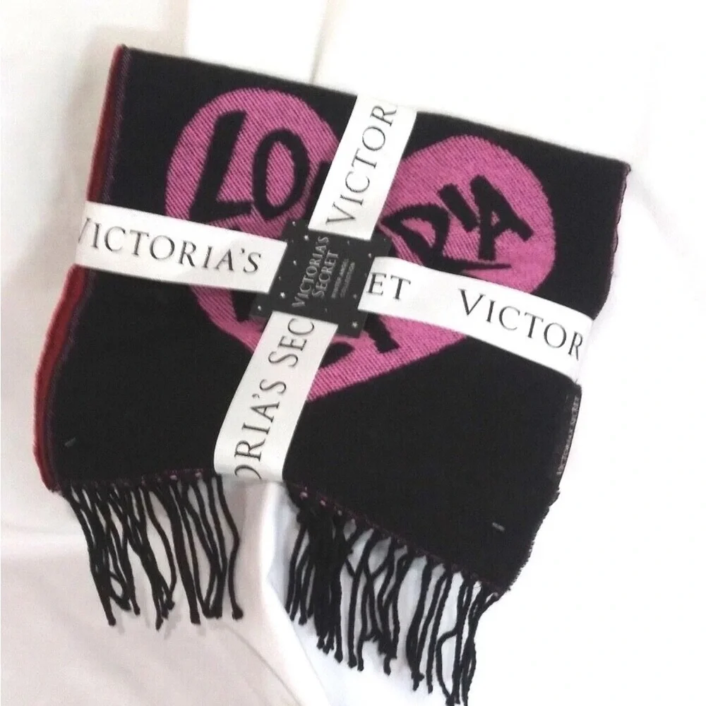 Victoria's Secret Black‎ and Pink Heart Scarf with Fringe - 6087